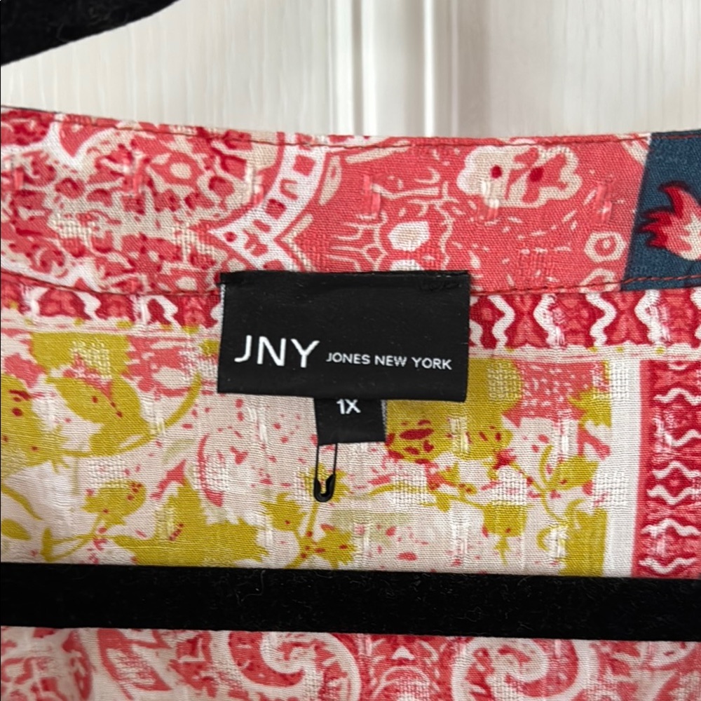 Jones New York with coral pink green and blue graphic 3/4 Sleeve Blouse - Picture 2 of 6